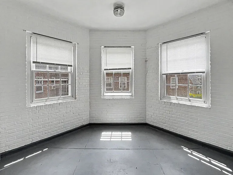 Edgehill Court — Photo 36