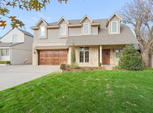 1121 Fenwick Pl, Nichols Hills, OK 73116