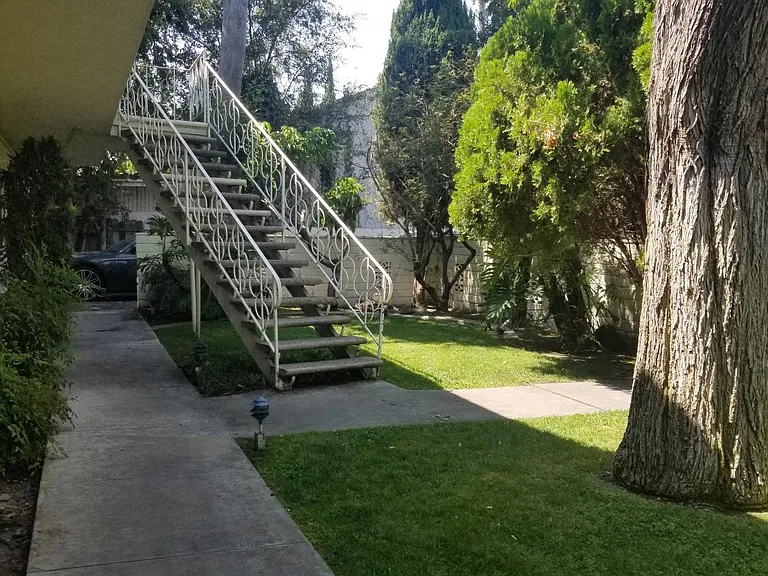 Rives Manor Downey — Photo 10