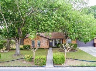 911 Center St, Lockhart, TX 78644