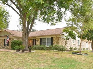 1201 Plantation Rd, Victoria, TX 77904