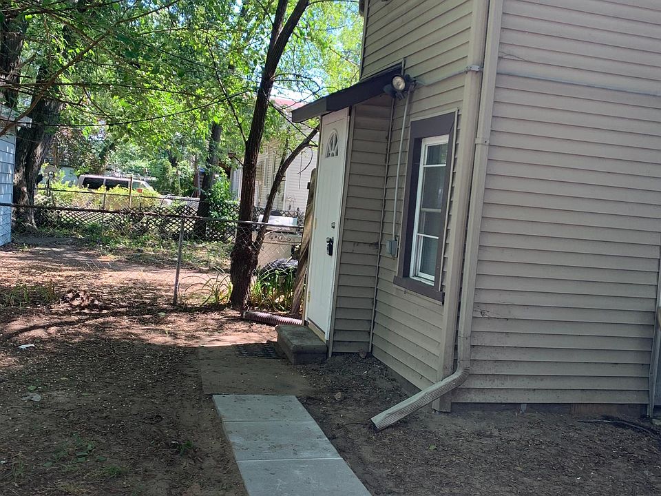 Walkway to private entrance