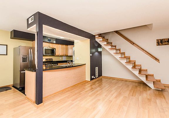 2nd image of 1364 Cove Dr #233-B