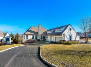 2 Troon Dr #18, Newton, NJ 07860