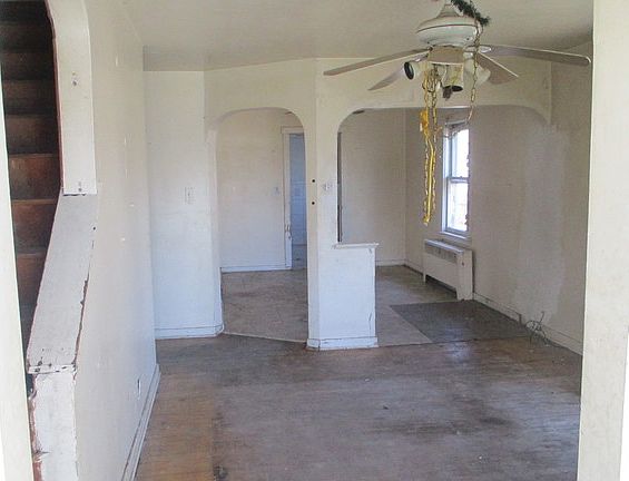 3rd image of 10130 W Medill Ave