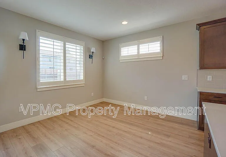 12501 NE 102nd Way — Photo 12