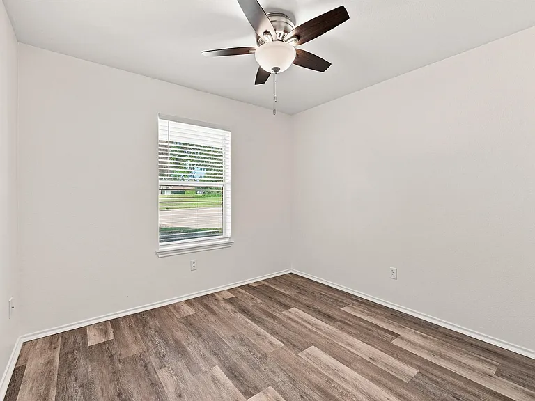 4330 Spring Garden Dr — Photo 6
