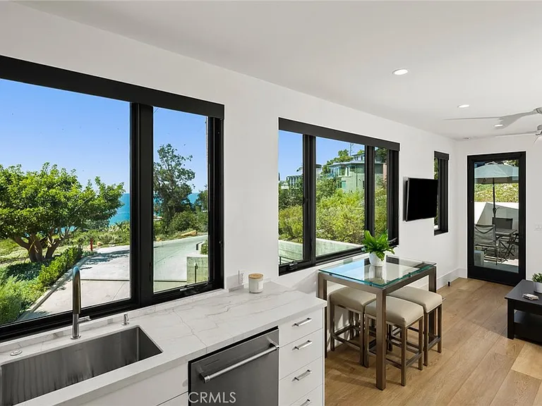 565 B Fern St #B — Photo 6
