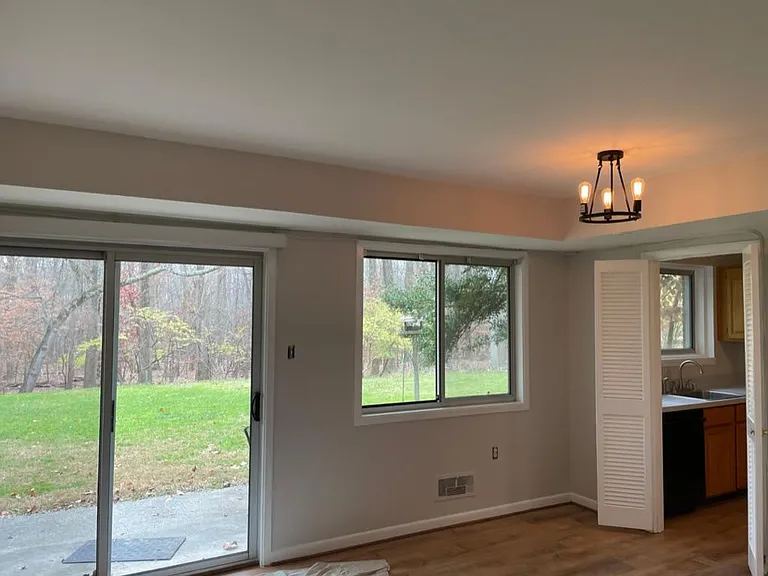 10649 Weymouth St #2 — Photo 11