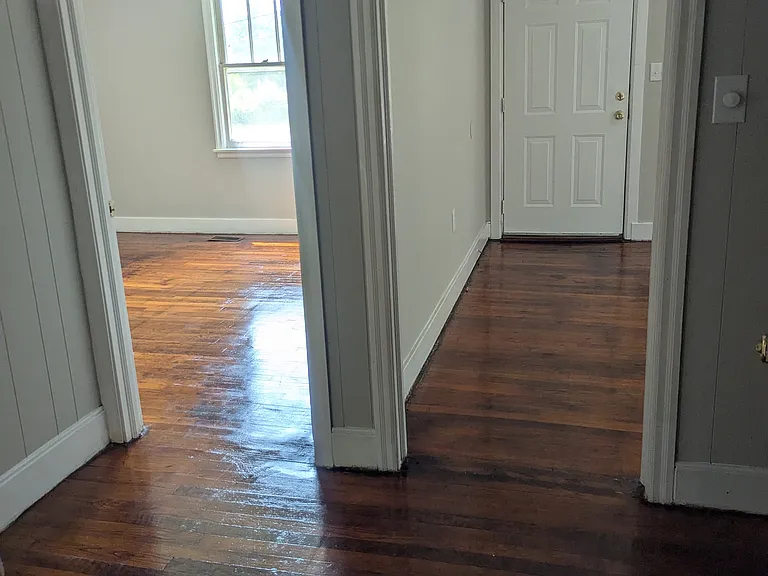 1920 Thomas Ln — Photo 16