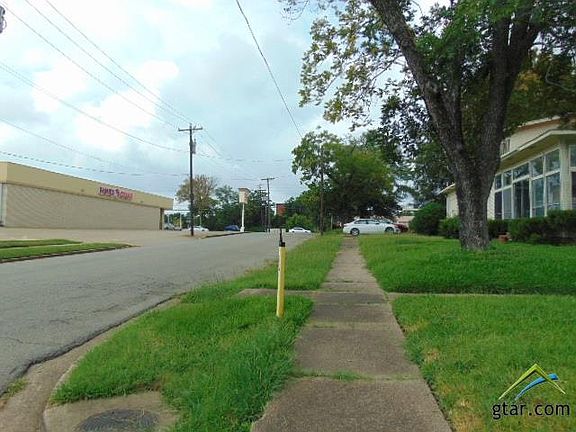 5th image of 519 Neches St