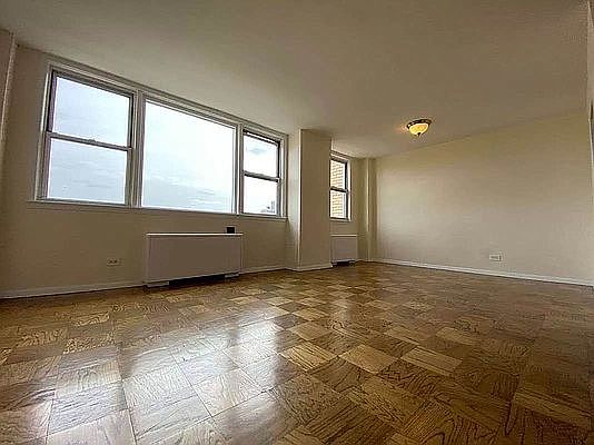 3rd image of 245 E 19th St APT 19D