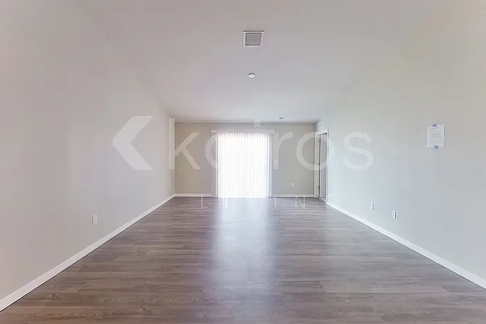 3 bed, 2.0 bath, 1400 sqft, $1,525 — Photo 3