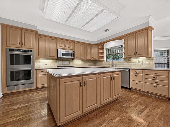 5th image of 919 Ivy Parkway Dr