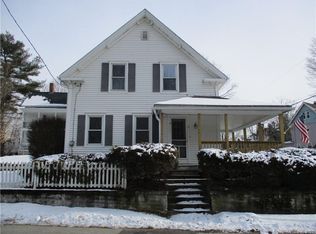 3 Farrows St, Putnam, CT 06260