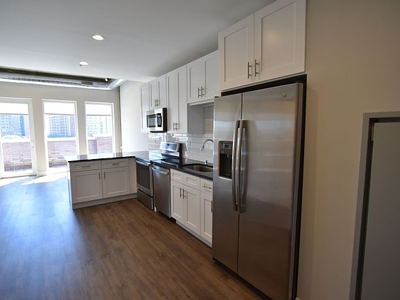 5th image of 3817-45 N Broadway St #3833-617