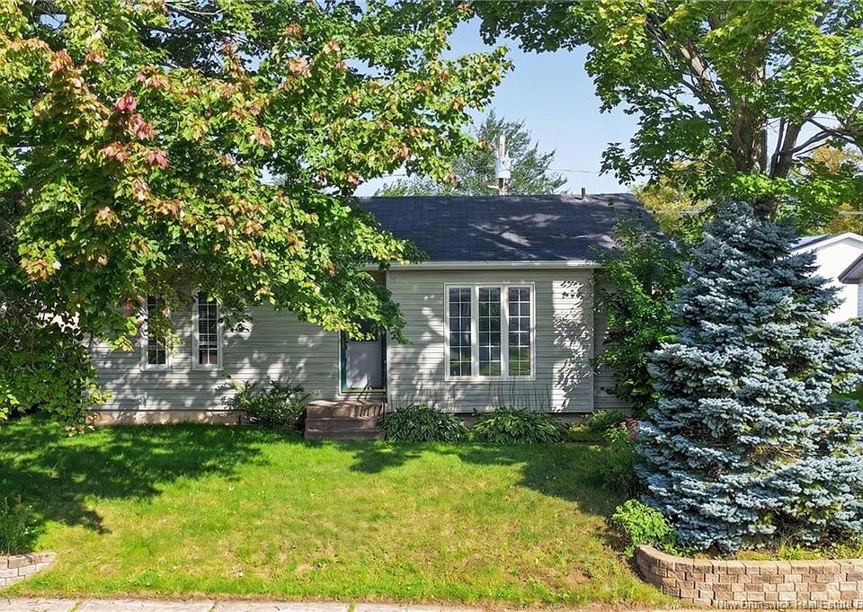 1st image of 51 Weyburn Rd