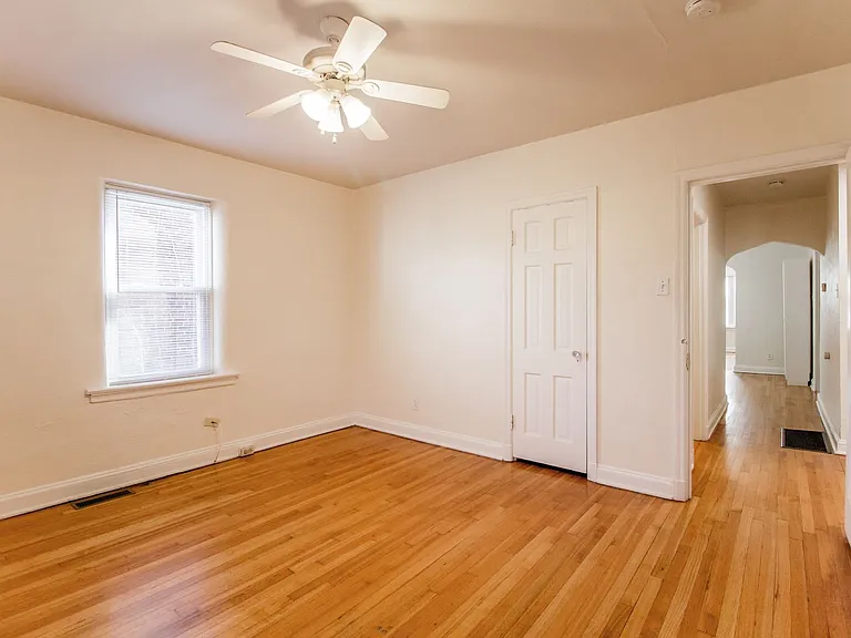 (204) 7339 Dartmouth Ave — Photo 25