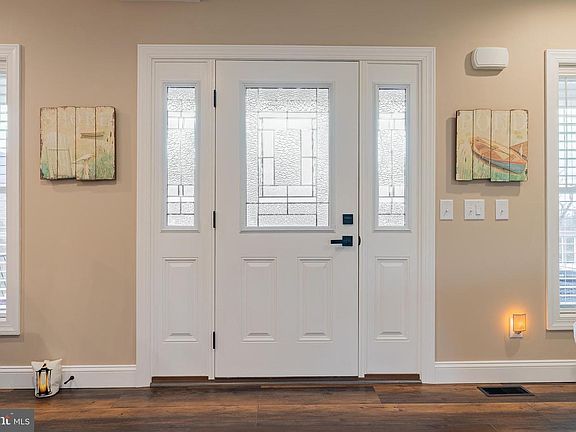 3rd image of 4723 Smith Creek Rd