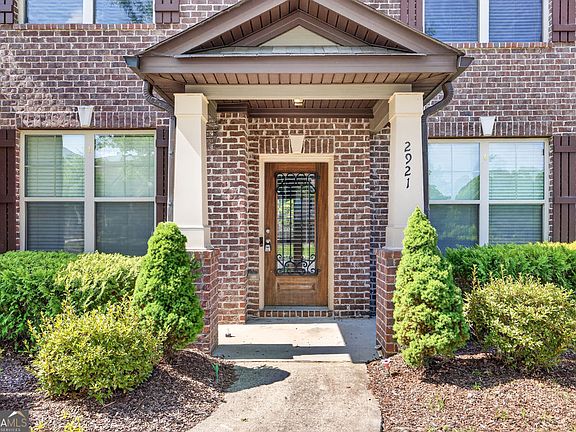 3rd image of 2921 Canyon Glen Way