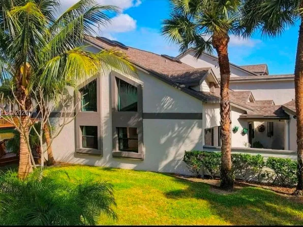802 Landings Blvd, Greenacres, FL 33413