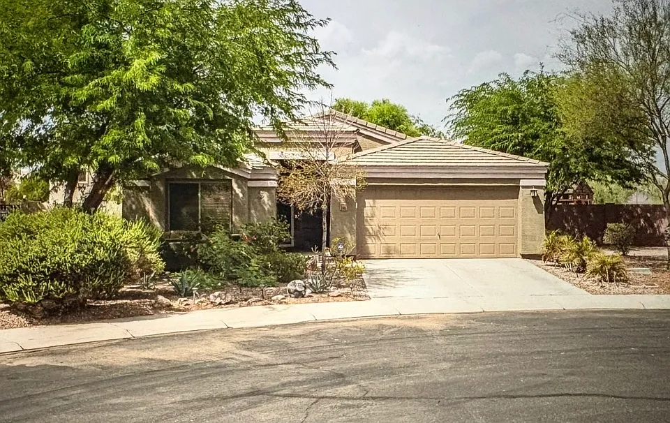3943 N Creosote Ct