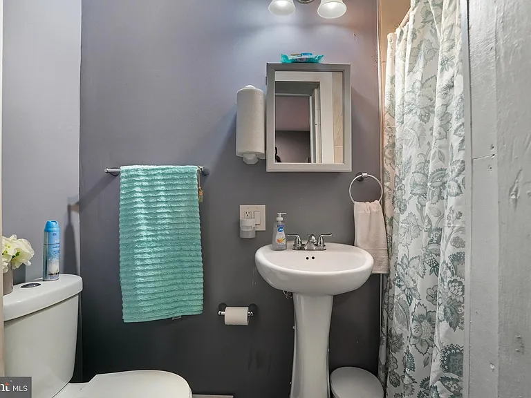 1705 Harrison St #1 — Photo 5