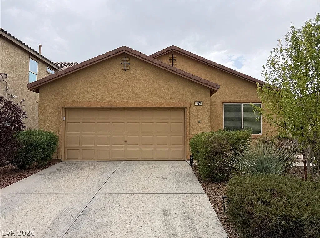 3 bed, 2.0 bath, 1484 sqft, $2,200 — Photo 1