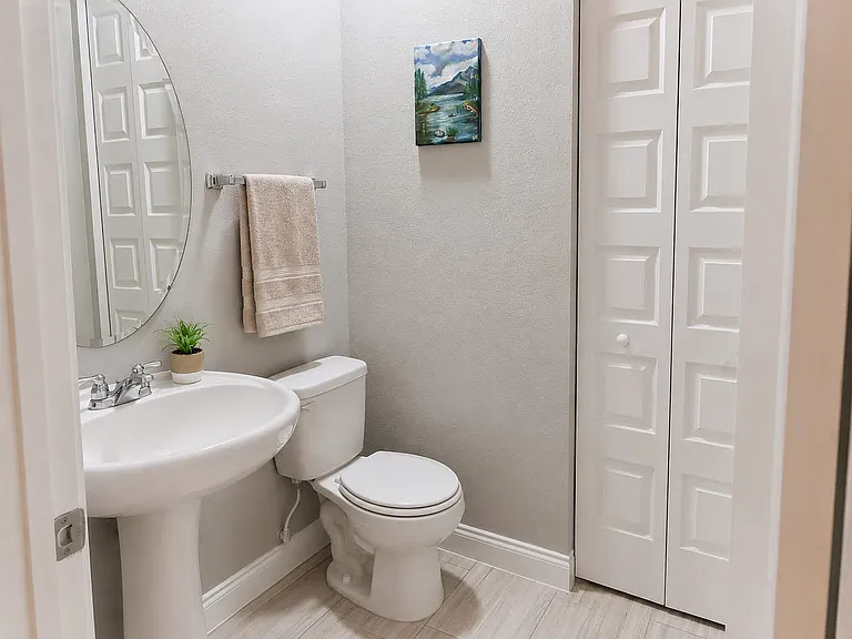 6345 NW Cloverdale Ave — Photo 14