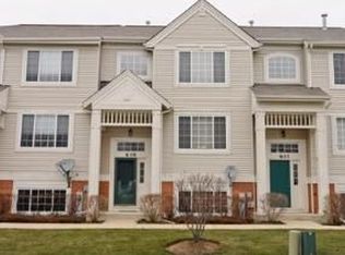 639 Cary Woods Cir, Cary, IL 60013