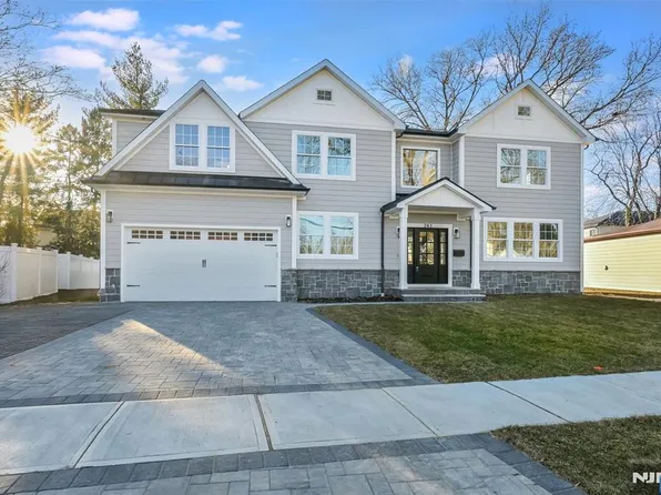 261 Princeton Dr, River Edge, NJ 07661