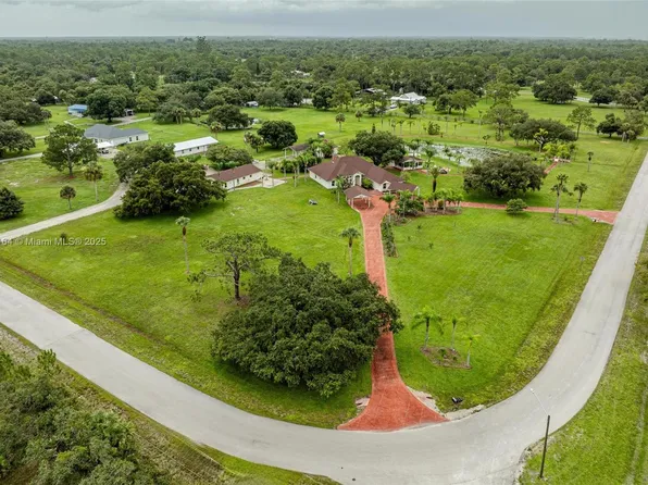 1389 Ivan Blvd, Labelle, FL 33935