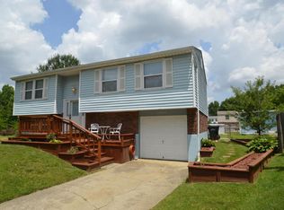 8705 Jumper Pl, Louisville, KY 40291