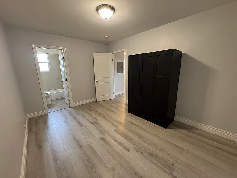 336 Lincoln Ave #B — Photo 4
