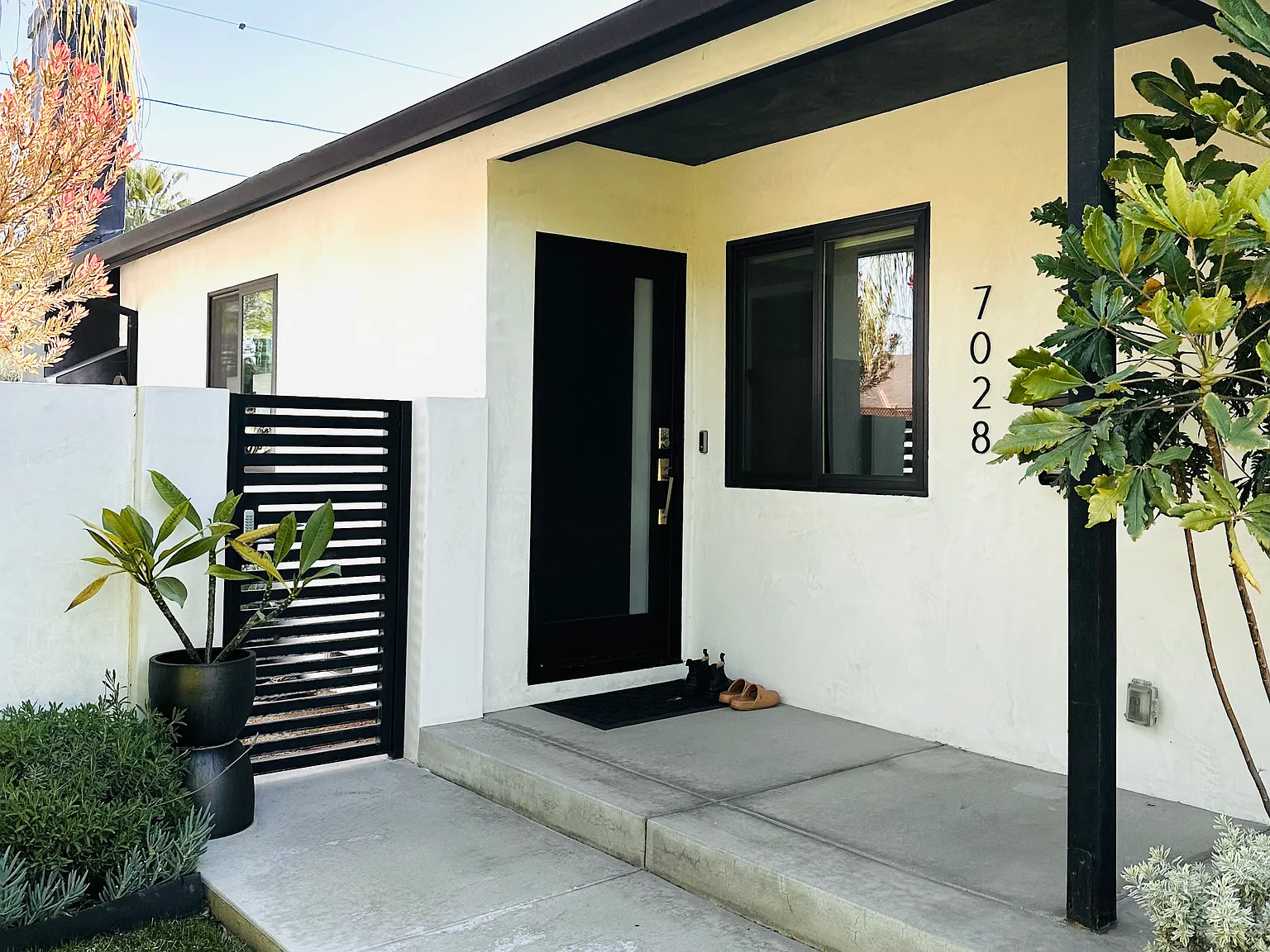 7028 Goodland Ave — Photo 1