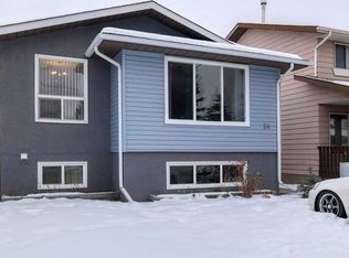 24 W Shawmeadows Rd SW, Calgary, AB T2Y 1B2