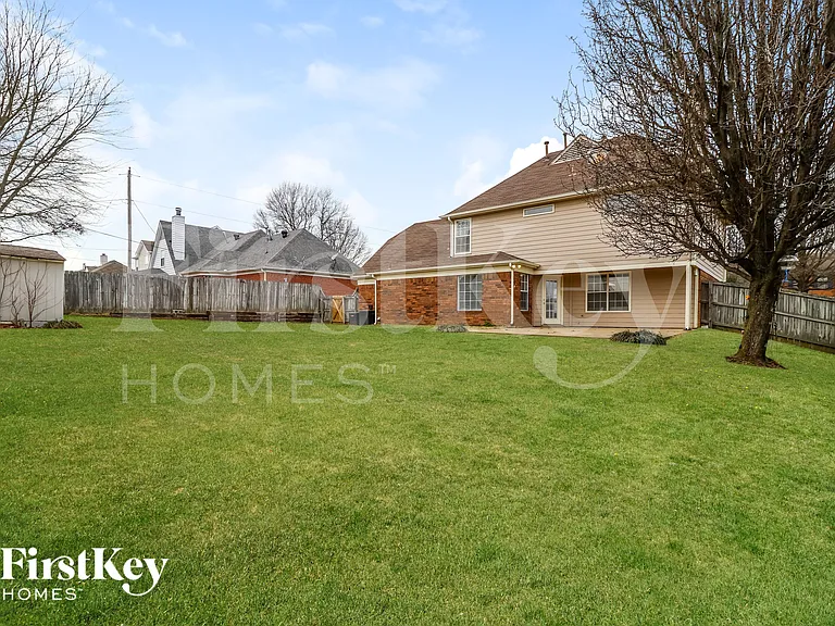 9689 Kingsridge Dr — Photo 13