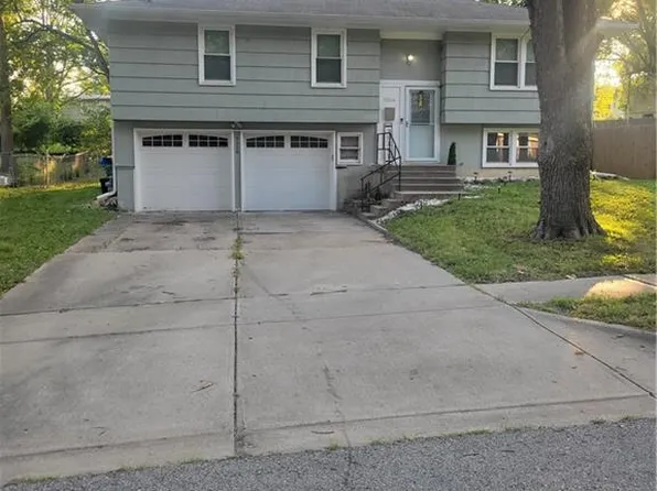 9304 Oakland Ave, Kansas City, MO 64138