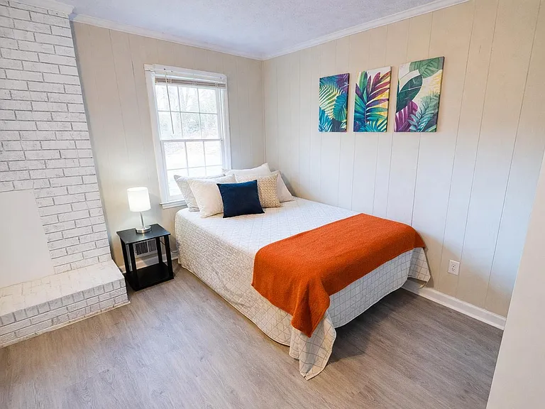 Turner Valley Cir SW — Photo 1