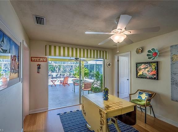 5th image of 385 Parkway Ct