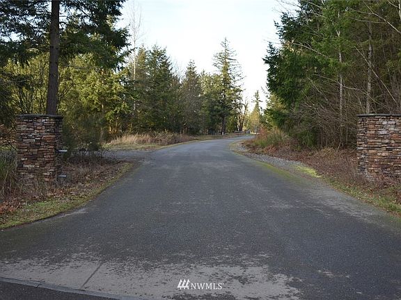 5th image of 14035 Rainier View Lane