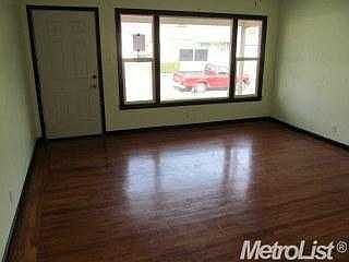 3rd image of 1454 London St