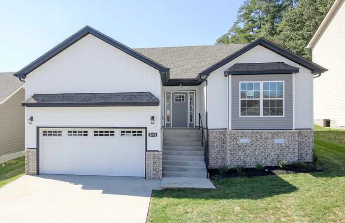 1253 Cardinal Creek Dr — Photo 2