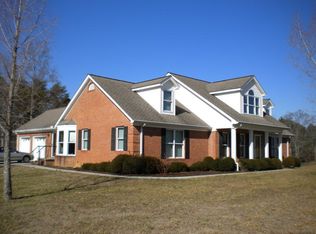 9780 Faix Rd, Byrdstown, TN 38549