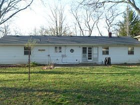 2nd image of 227 W Hillcrest Dr