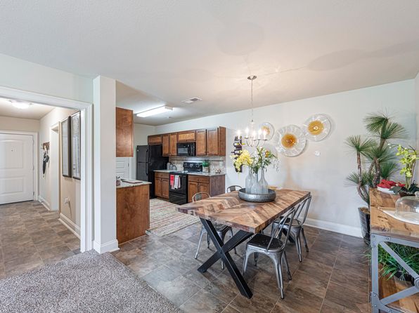 160 Stone Park Blvd #2101