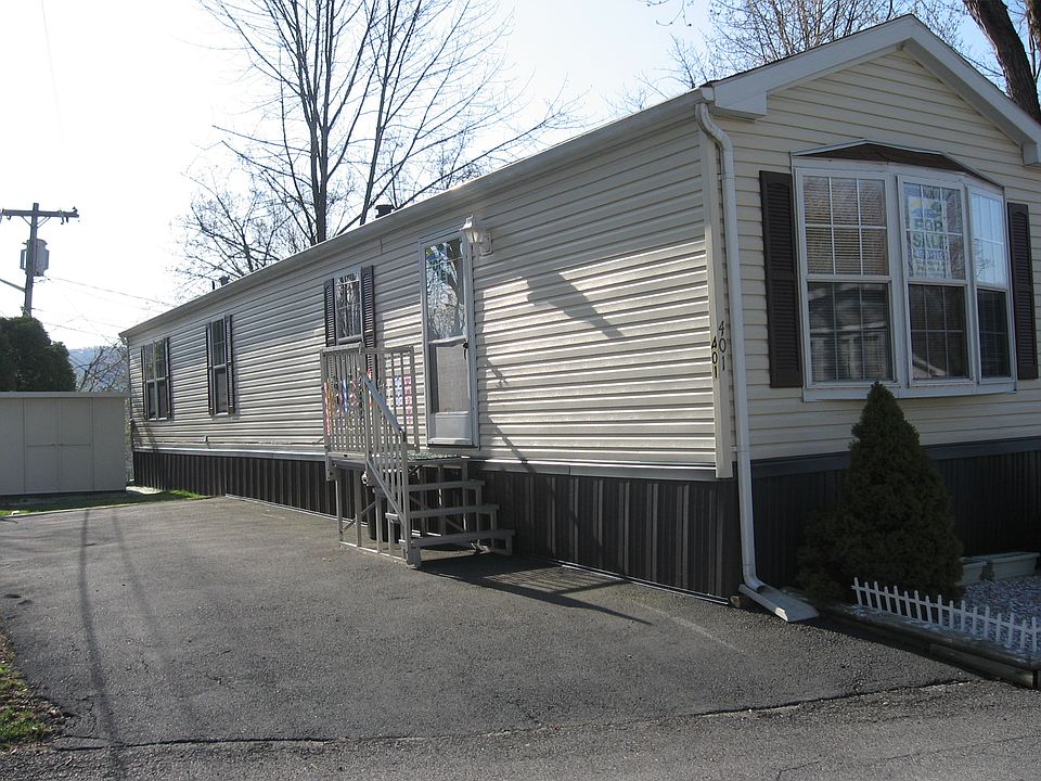 1st image of 401 Silver Maples Dr