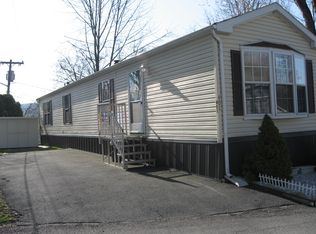 401 Silver Maples Dr, Harriman, NY 10926