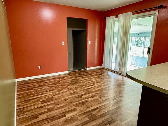 4th image of 973 Fenway Dr
