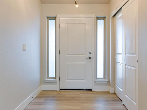 4th image of 10518 Chinook Dr